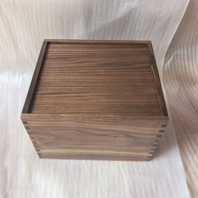 Sliding-Lid Wooden Box with Box-Joint Corners