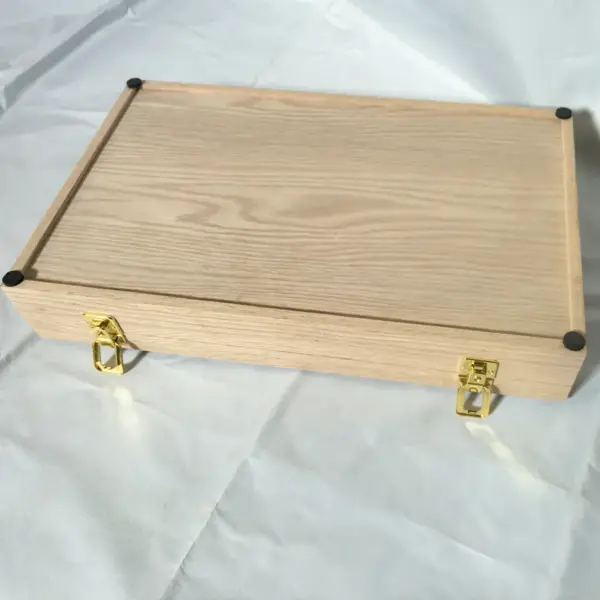 wooden stoarge box with 2 clasps